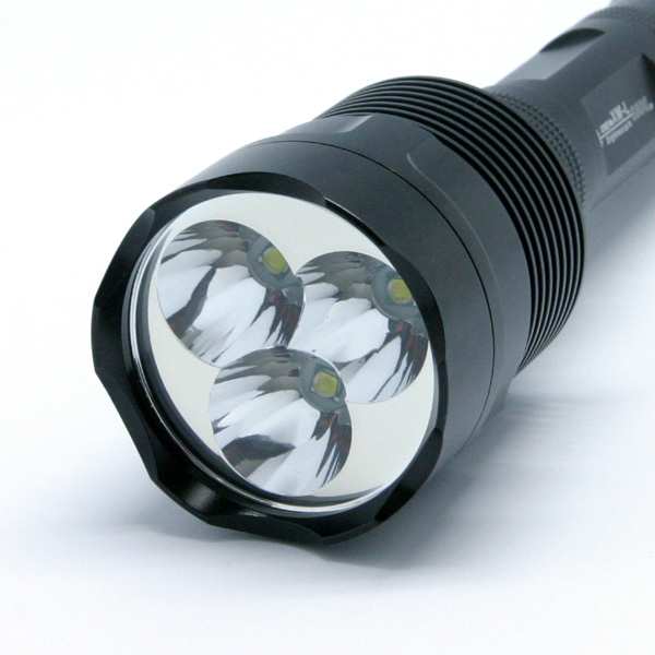 業務用超強力LED懐中電灯 ハンディライトTL3800Aは信頼のアメリカCREE社製高輝度LED３灯使用！